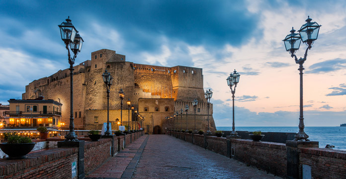 Il Castel dell’Ovo tra Sirene e magie di Napoli